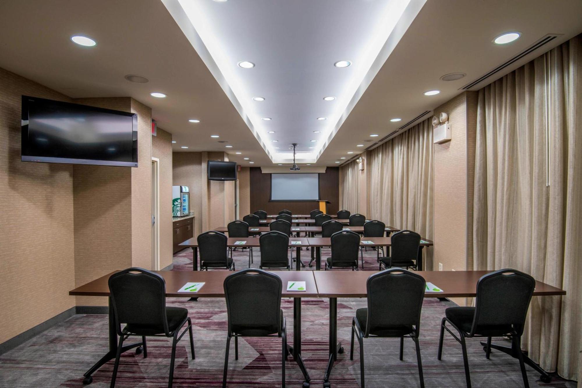 Hotel Courtyard By Marriott Tulsa Downtown Extérieur photo
