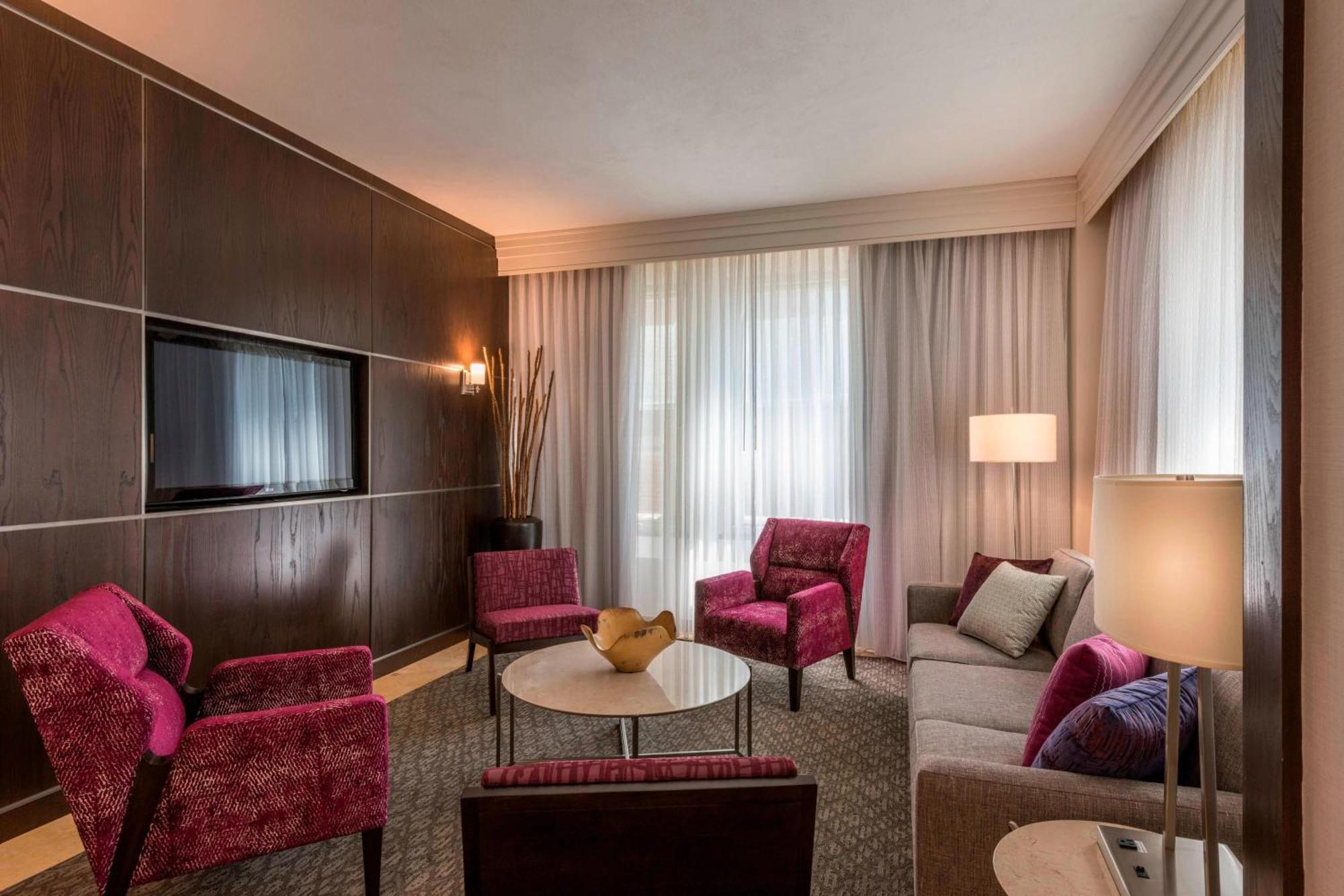 Hotel Courtyard By Marriott Tulsa Downtown Extérieur photo