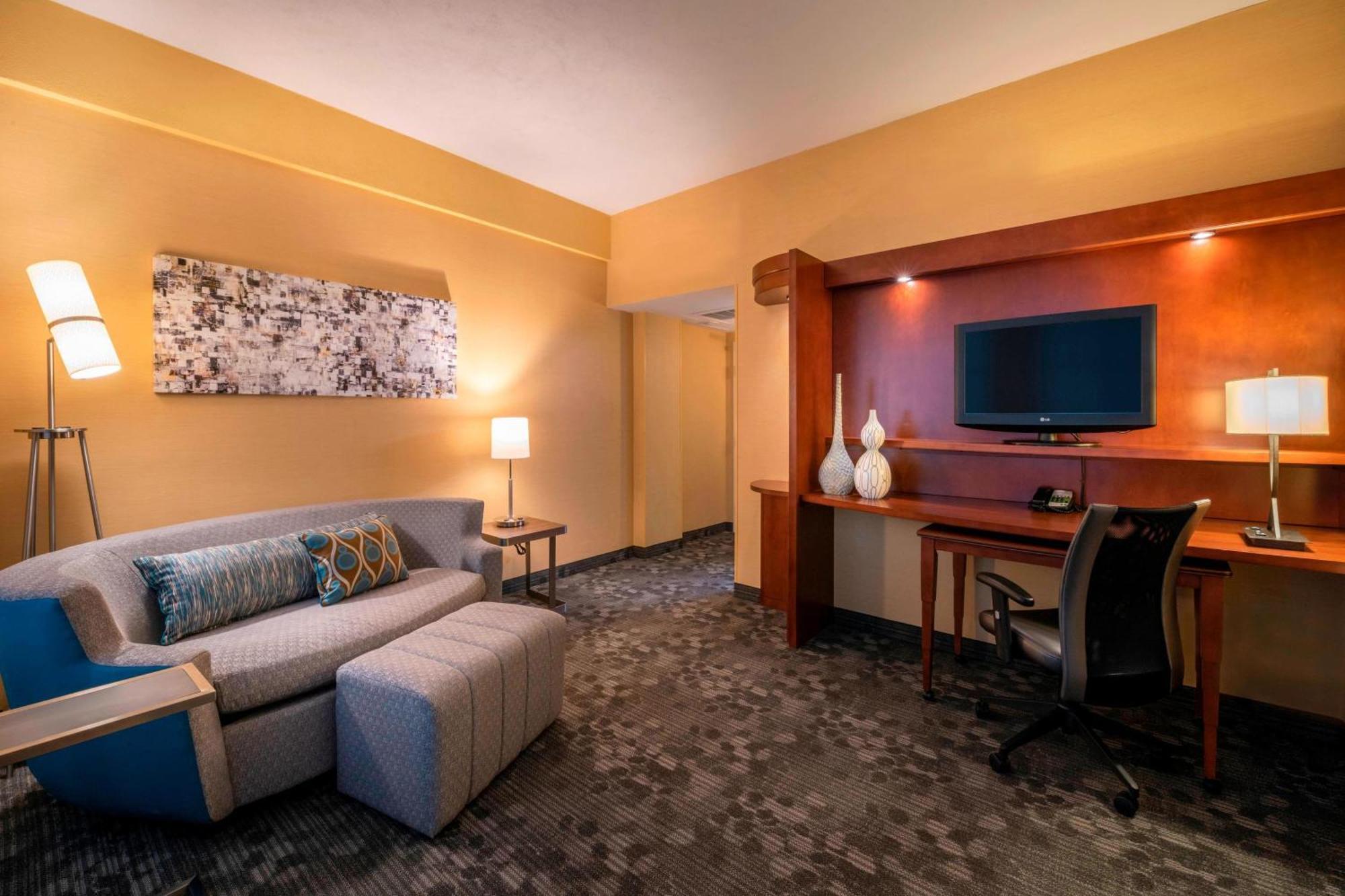 Hotel Courtyard By Marriott Tulsa Downtown Extérieur photo